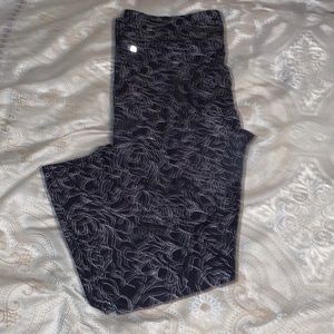 Fabletics leggings special edition print